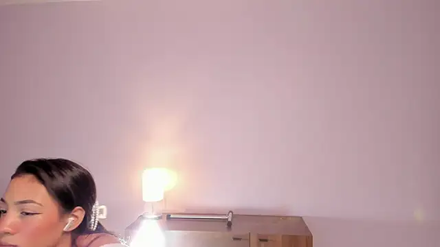 lupeebony online show from 06/17/26, 07:46