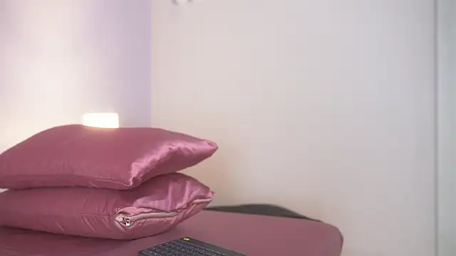 lupeebony online show from 03/15/26, 07:43