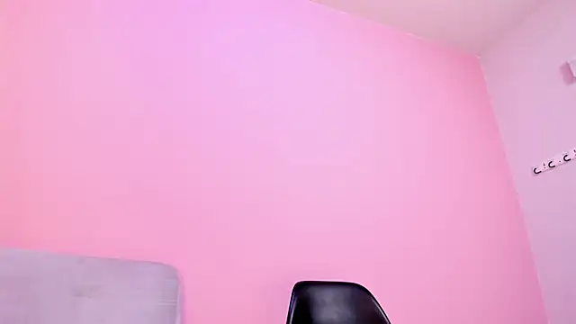 lupeebony online show from 11/14/25, 07:39