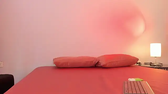 lupeebony online show from 04/05/26, 07:20