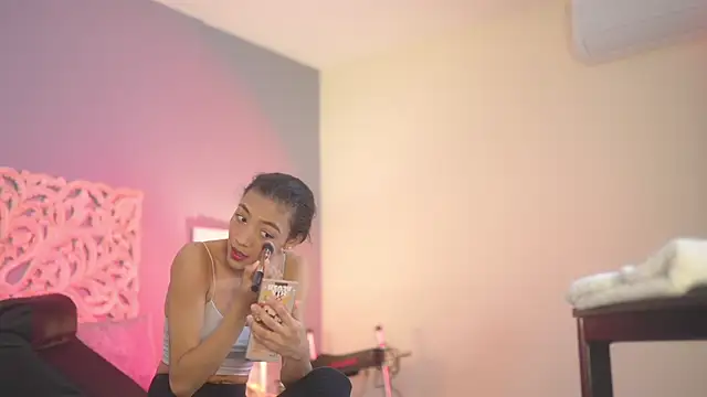 lupeebony online show from 09/12/25, 07:46