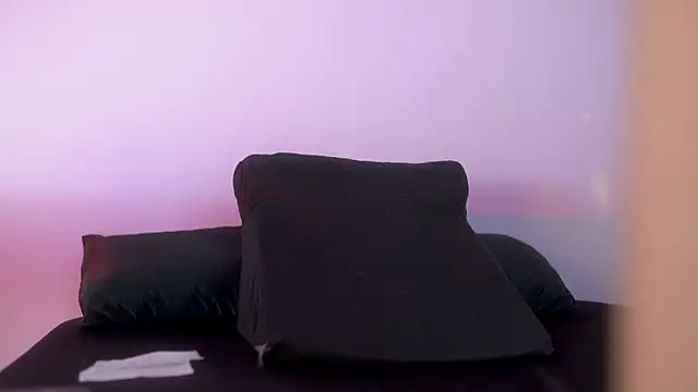 Snapshot of lupeebony chatting on 02/24/26, 07:15 lupeebony online show from 02/24/26, 07:15