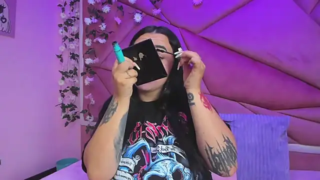 Victoria Rossy online show from 11/25/25, 07:58