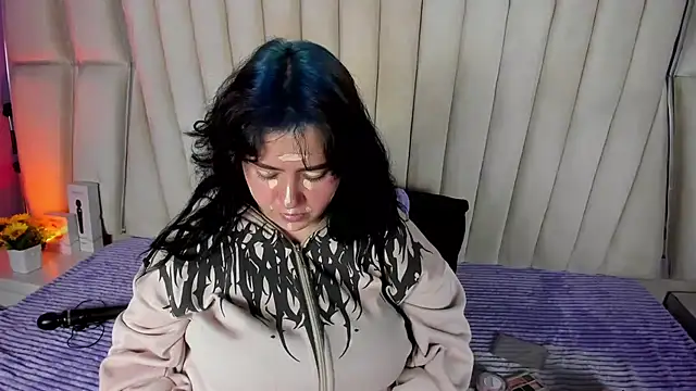 Victoria Rossy online show from 06/16/26, 09:48