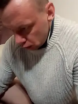 Snapshot of Nicetomeetyoubb chatting on 12/19/25, 04:49 Nicetomeetyoubb online show from 12/19/25, 04:49