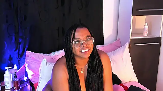 Snapshot of conielaurenth chatting on 09/25/25, 06:19 conielaurenth online show from 09/25/25, 06:19