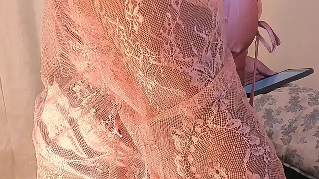 Snapshot of conielaurenth chatting on 11/14/25, 07:01 conielaurenth online show from 11/14/25, 07:01