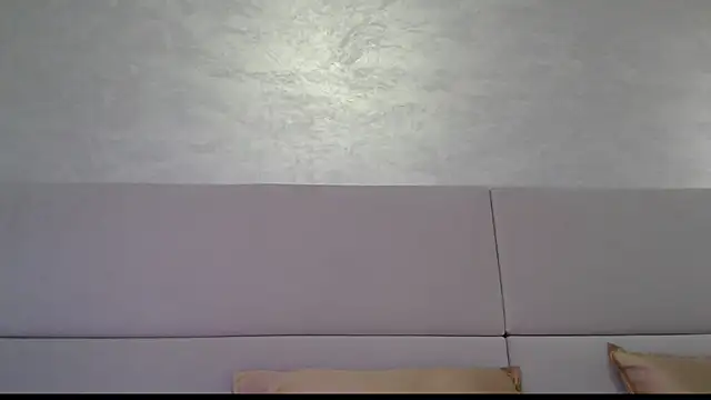 MiaRie online show from 11/28/25, 04:23