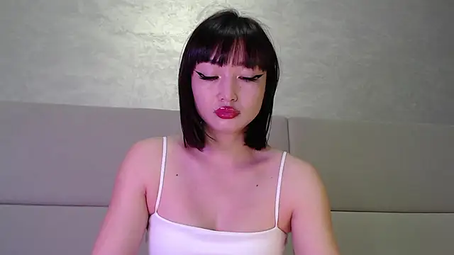 MiaRie online show from 12/05/25, 04:44