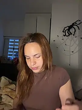 AgnesCampp online show from 11/25/25, 08:42