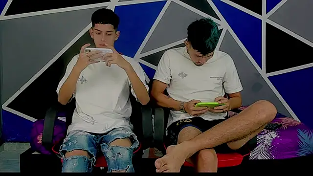 Snapshot of migueyalejo_teens chatting on 03/04/25, 02:06 migueyalejo teens online show from 03/04/25, 02:06