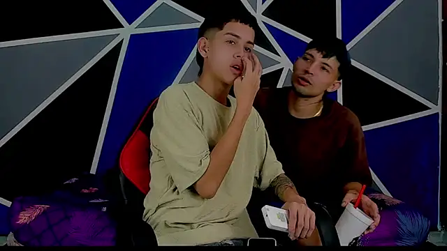 Snapshot of migueyalejo_teens chatting on 02/27/25, 04:24 migueyalejo teens online show from 02/27/25, 04:24