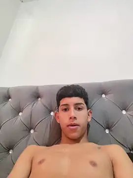Snapshot of migueyalejo_teens chatting on 05/09/26, 03:15 migueyalejo teens online show from 05/09/26, 03:15