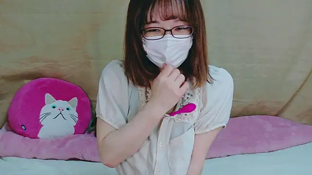 Snapshot of Arisa_san__ chatting on 01/11/25, 12:44 Arisa san online show from 01/11/25, 12:44