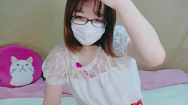 Snapshot of Arisa_san__ chatting on 01/11/25, 10:18 Arisa san online show from 01/11/25, 10:18