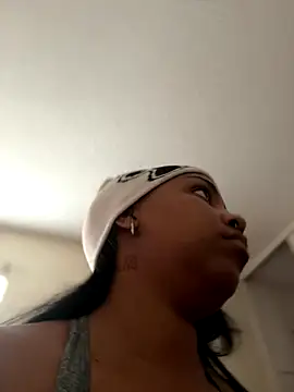 Snapshot of Jayhoney25 chatting on 10/02/25, 06:00 Jayhoney25 online show from 10/02/25, 06:00