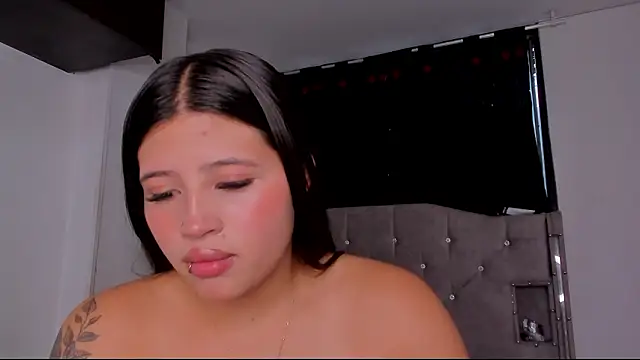 Snapshot of game_with_lesbians_ chatting on 02/24/26, 10:32 game with lesbians online show from 02/24/26, 10:32