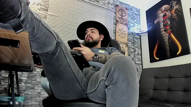 Snapshot of Ethan_Castellano chatting on 06/22/26, 10:18 Ethan Castellano online show from 06/22/26, 10:18