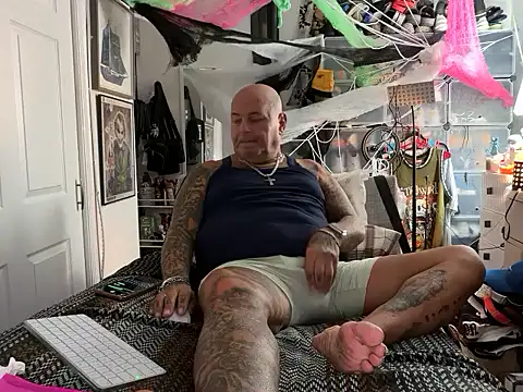 joeytatts66 online show from 10/01/25, 01:22