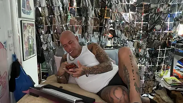 joeytatts66 online show from 04/11/26, 04:31