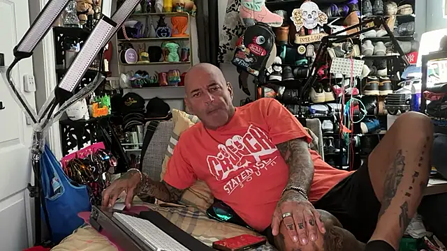 Snapshot of joeytatts66 chatting on 07/15/26, 01:45 joeytatts66 online show from 07/15/26, 01:45