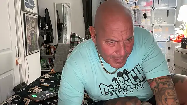 joeytatts66 online show from 10/28/25, 01:06