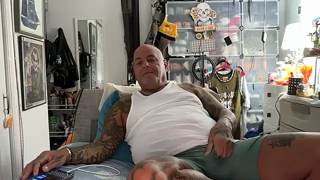 joeytatts66 online show from 10/12/25, 01:07