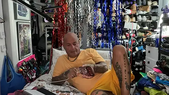 Snapshot of joeytatts66 chatting on 06/10/26, 02:13 joeytatts66 online show from 06/10/26, 02:13