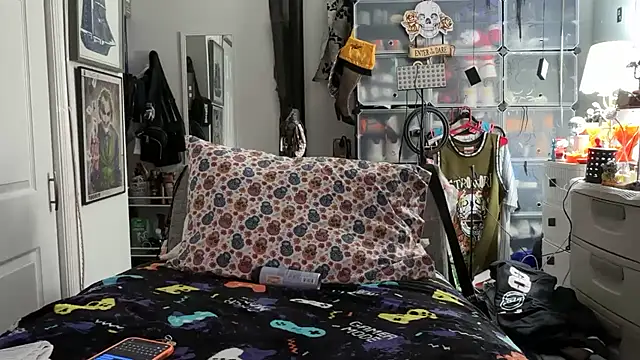 joeytatts66 online show from 10/08/25, 01:18