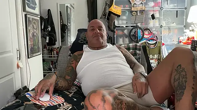 joeytatts66 online show from 10/26/25, 01:50