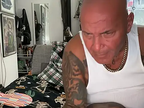 joeytatts66 online show from 10/27/25, 03:07