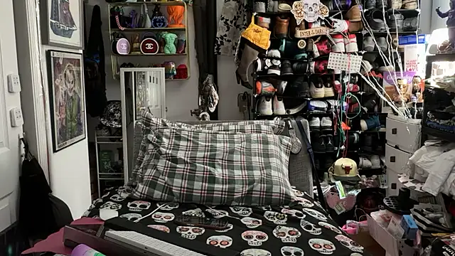 joeytatts66 online show from 03/26/26, 01:48