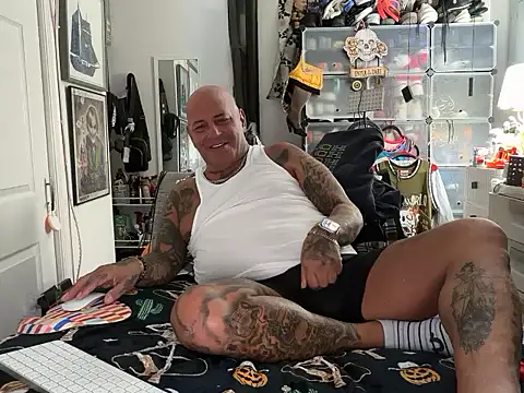 joeytatts66 online show from 10/25/25, 04:22