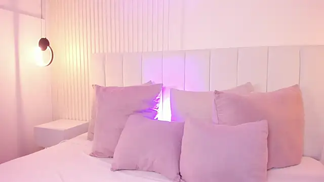 natali henao online show from 03/19/25, 10:09