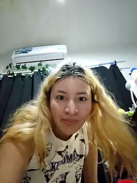 Snapshot of sadnessgyall chatting on 03/18/25, 06:28 sadnessgyall online show from 03/18/25, 06:28