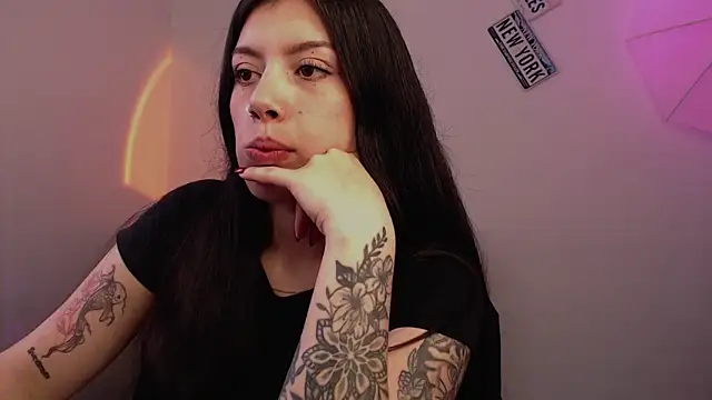 iam emy online show from 02/26/25, 08:47