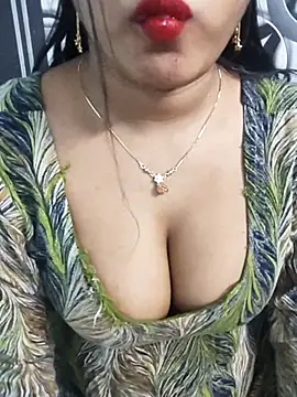 Snapshot of Sania-Love chatting on 11/14/25, 09:29 Sania-Love online show from 11/14/25, 09:29