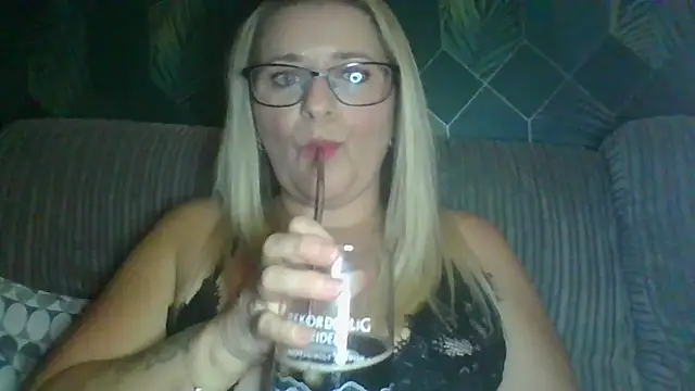 SweetXCandyX online show from 11/02/25, 07:19