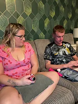 SweetXCandyX online show from 12/17/25, 06:24