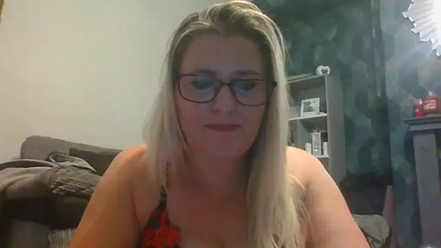 SweetXCandyX online show from 10/31/25, 09:11