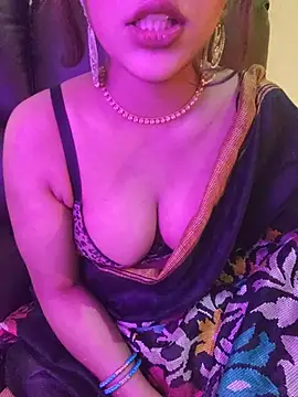 Snapshot of callmeshreya chatting on 07/17/26, 08:00 callmeshreya online show from 07/17/26, 08:00