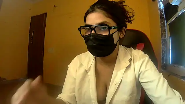 Snapshot of callmeshreya chatting on 04/26/26, 07:16 callmeshreya online show from 04/26/26, 07:16