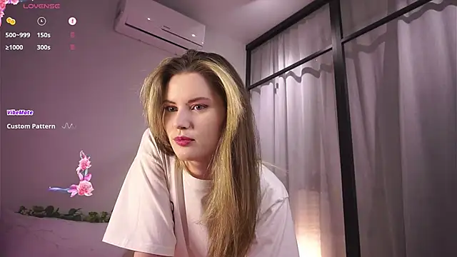 LoraDevon online show from 11/17/25, 05:50