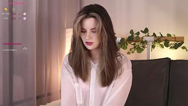 LoraDevon online show from 09/20/25, 04:23