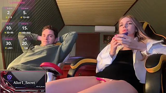 Snapshot of Alice1_secret chatting on 12/18/24, 03:11 Alice1 secret online show from 12/18/24, 03:11