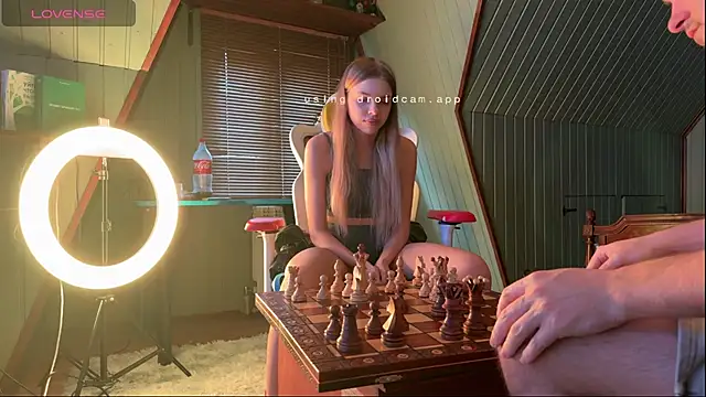 Snapshot of Alice1_secret chatting on 09/17/25, 01:46 Alice1 secret online show from 09/17/25, 01:46