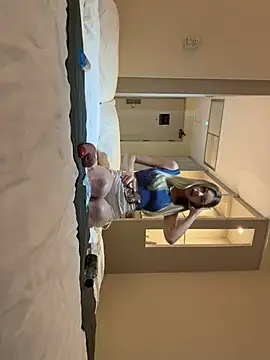 Snapshot of Alice1_secret chatting on 02/14/25, 05:03 Alice1 secret online show from 02/14/25, 05:03