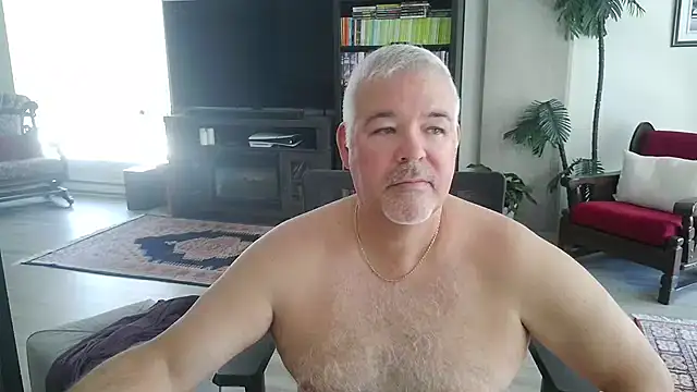 Snapshot of aarosteev2 chatting on 06/04/26, 04:44 aarosteev2 online show from 06/04/26, 04:44