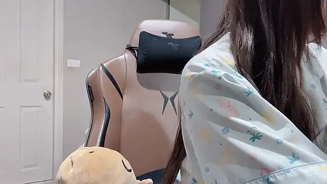 nenechuchu online show from 06/09/26, 03:18