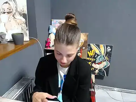 Snapshot of felicity_gold chatting on 06/04/26, 06:07 felicity gold online show from 06/04/26, 06:07